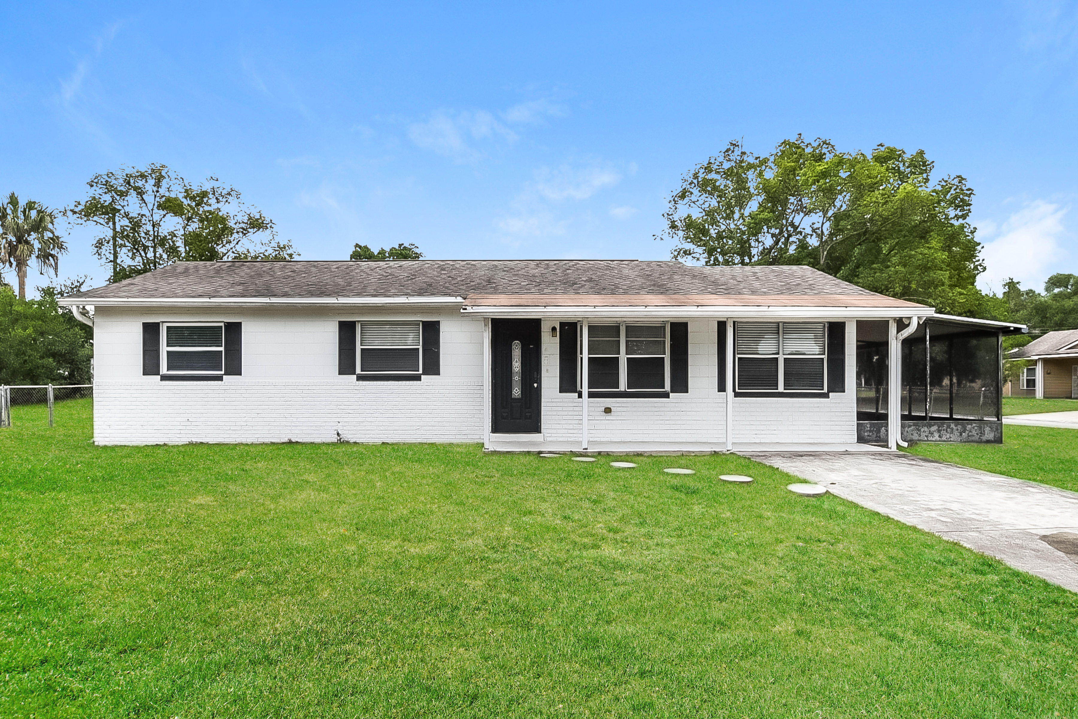 166 LAKESIDE DR SANFORD, FL 32773